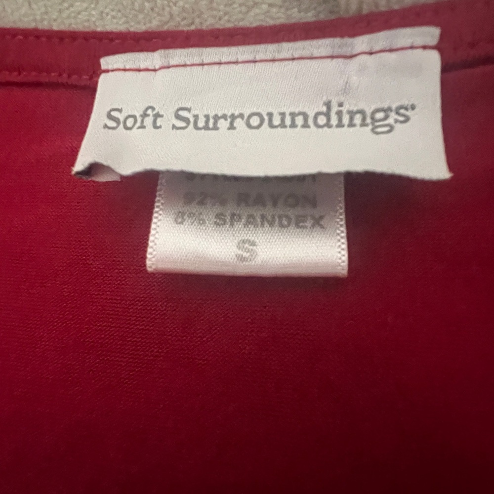 SOFT SURROUNDINGS Red Short Sleeve Size S Tie Dye Cowl‎ Neck A8 - Picture 5 of 7